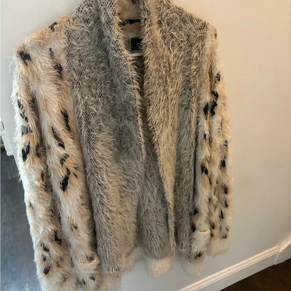 MINKPINK Cream and Black Fuzzy Cardigan - Picture 4 of 5